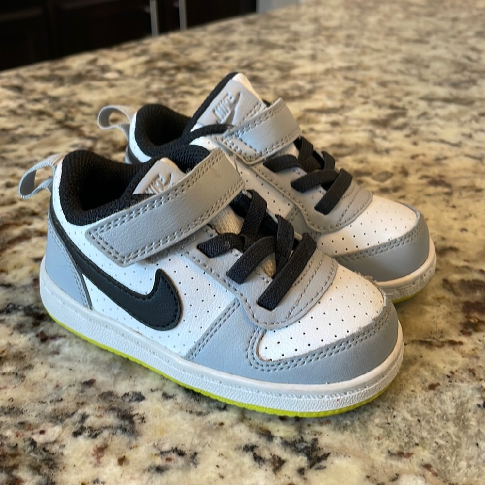 Nike toddler black, grey and white sneakers. 6C